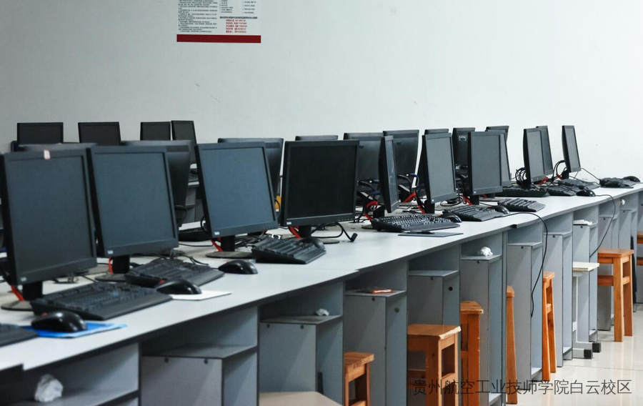 二戈寨校区计算机实训室