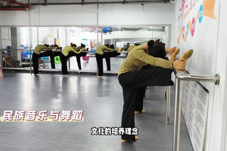 我校特色专业——民族音乐与舞蹈专业