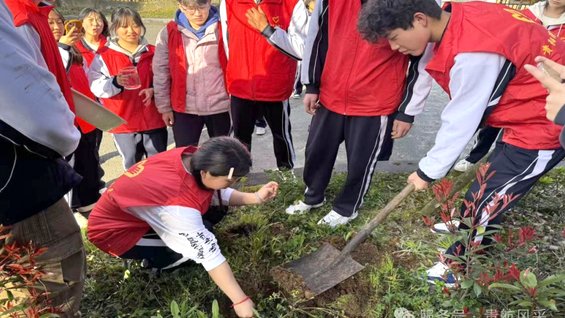 贵航白云校区“播种绿色希望 践行青春担当”植树节主题活动顺利开展