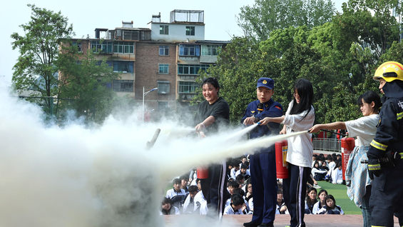 贵州航空工业技师学院二戈寨校区开展2026年春季综合安全应急疏散演练